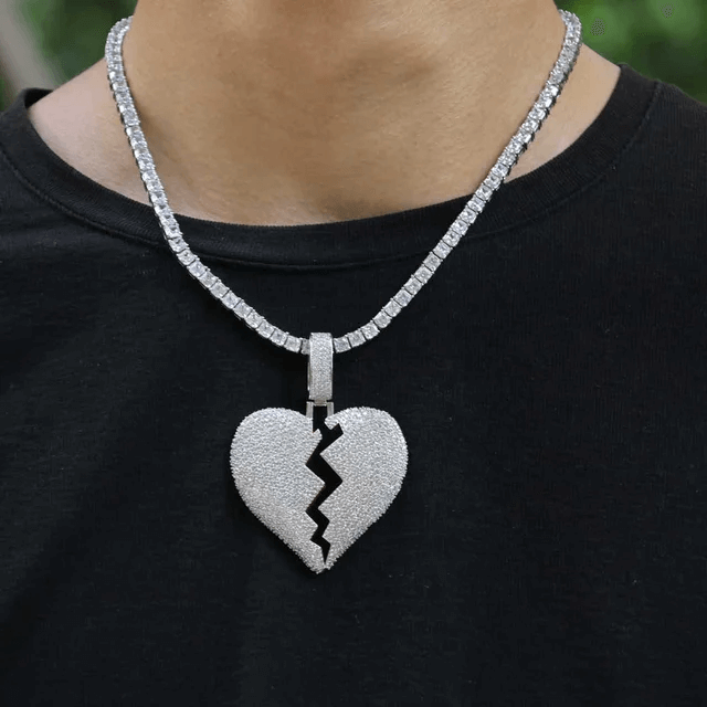 Sullery Couple Jewellery Broken Heart 2 Pcs True Love Male And Female  Matching Puzzle Silver And Red Pendant Necklace Chain For Men And Women 00