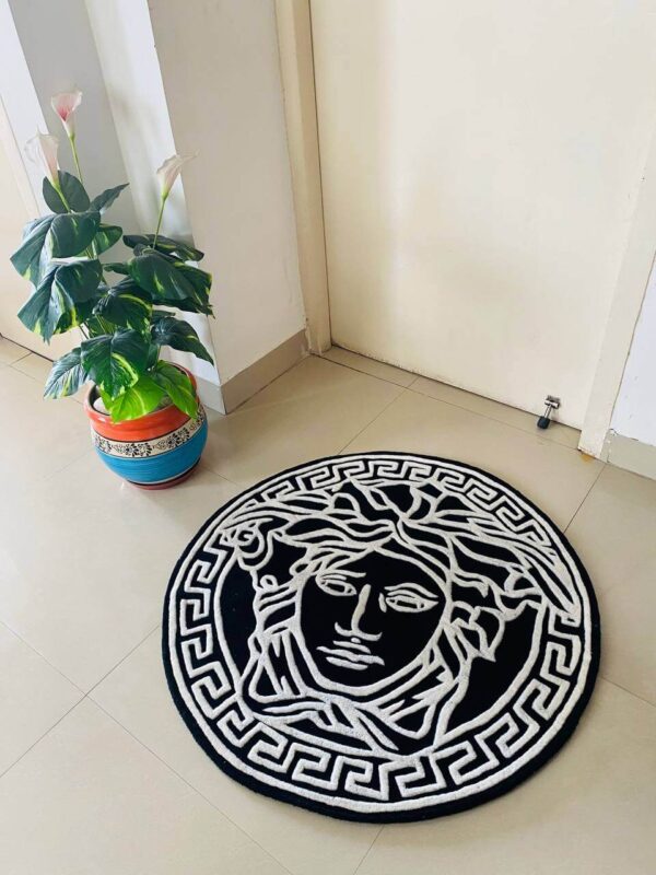 VERSACE BLACKWHITE 1