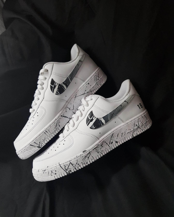 Monochrome Forces 1